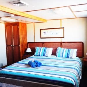 top deck king cabin