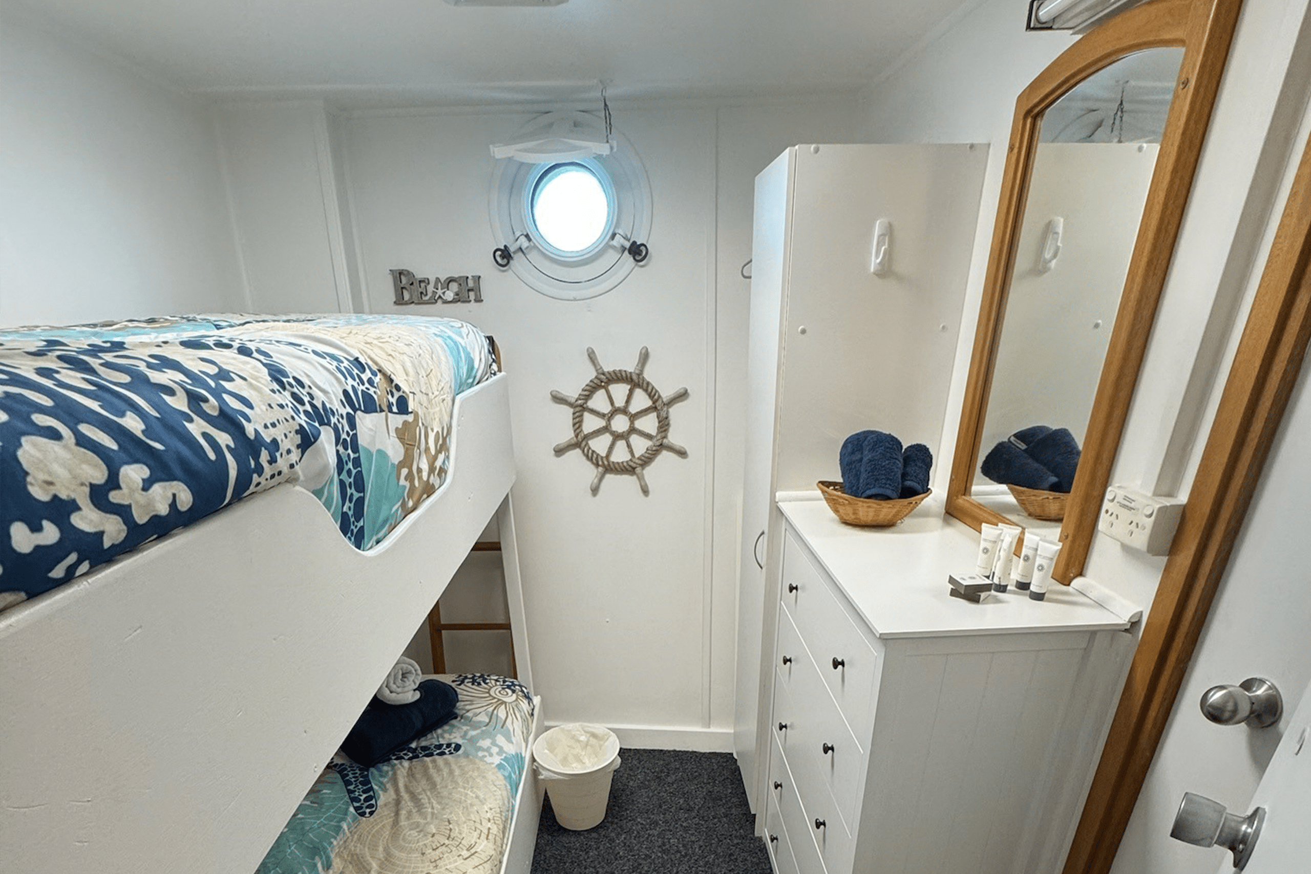 Eco-Abrolhos-cabin-30-kingsingle