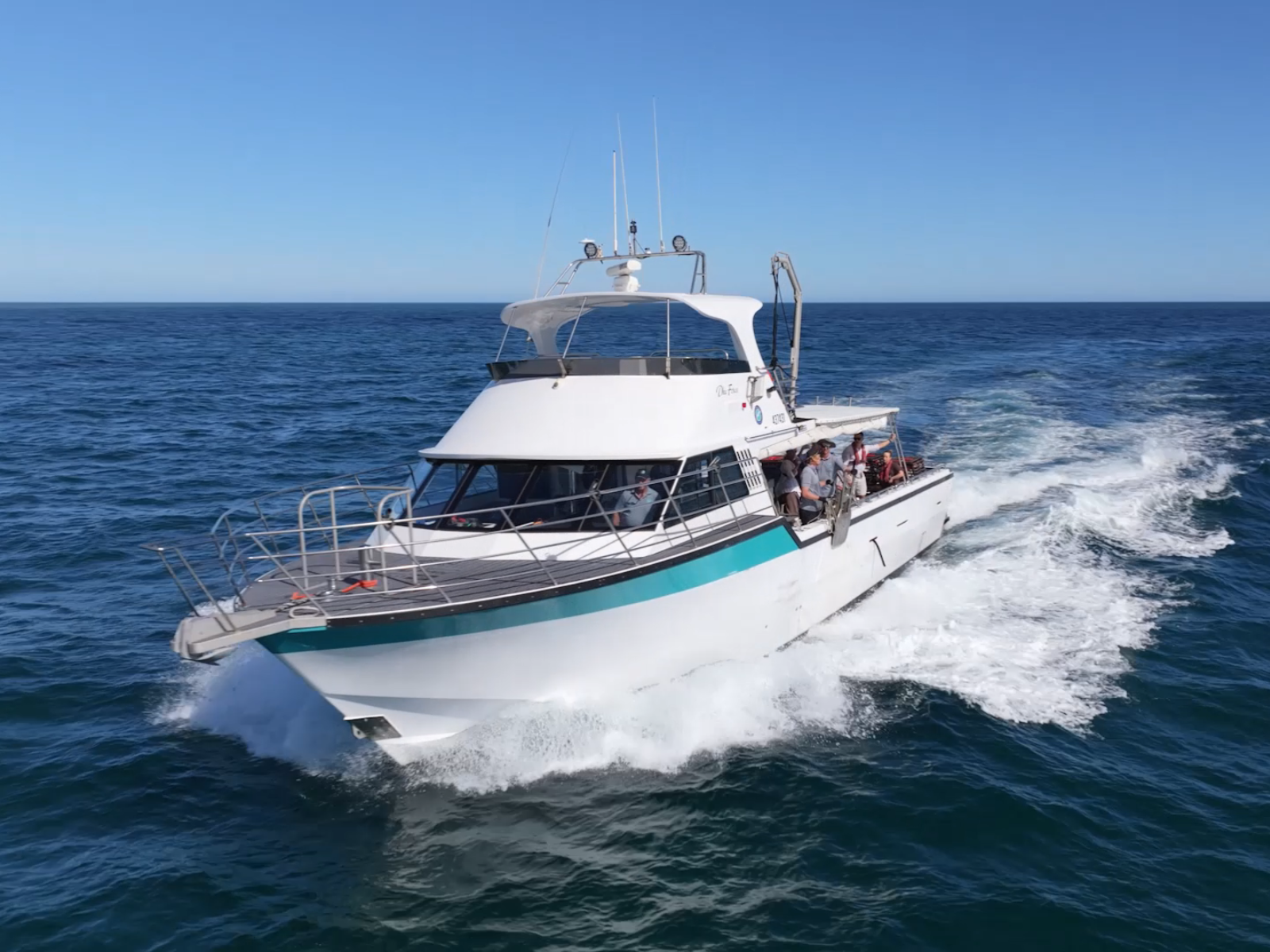 Image of the Eco Abrolhos Cruises vessel - Dhu Force