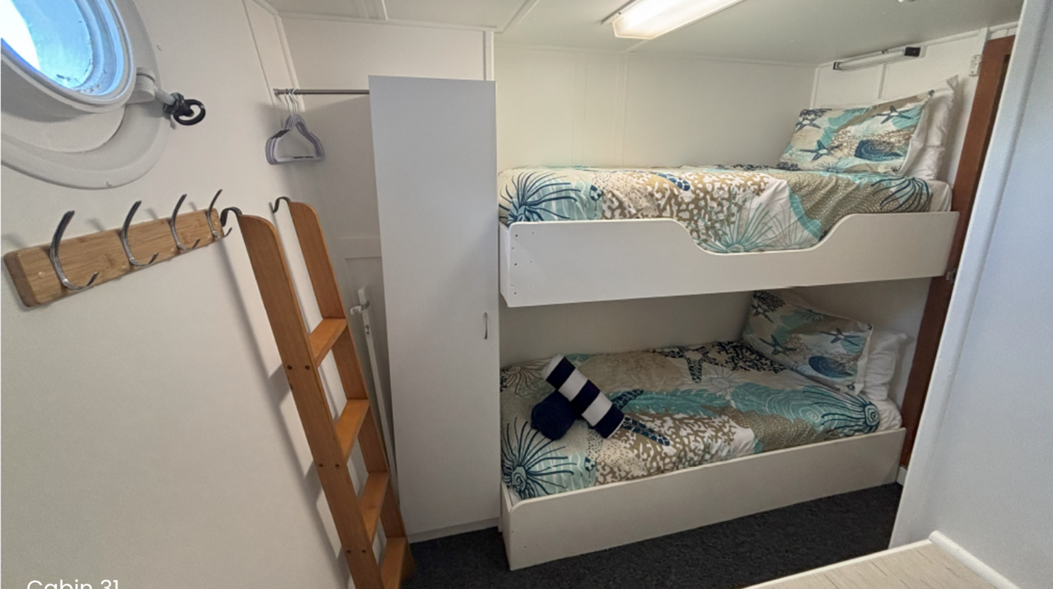 Eco Abrolhos CabinSlider 0002 Cabin 31 1